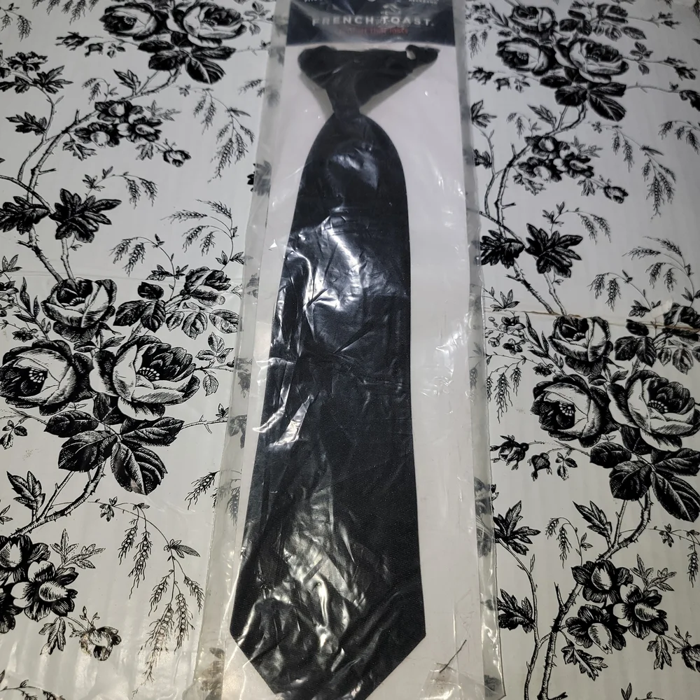 Black Necktie Fits Size 4-7 With Adjustable Neckband